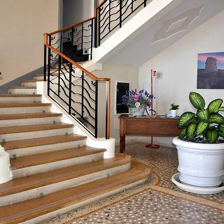 Albergo Palazzo Санта Чезареа Терме Екстериор снимка