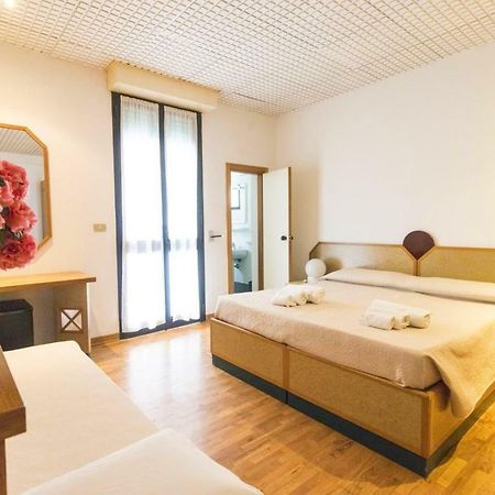 Albergo Palazzo Санта Чезареа Терме Екстериор снимка
