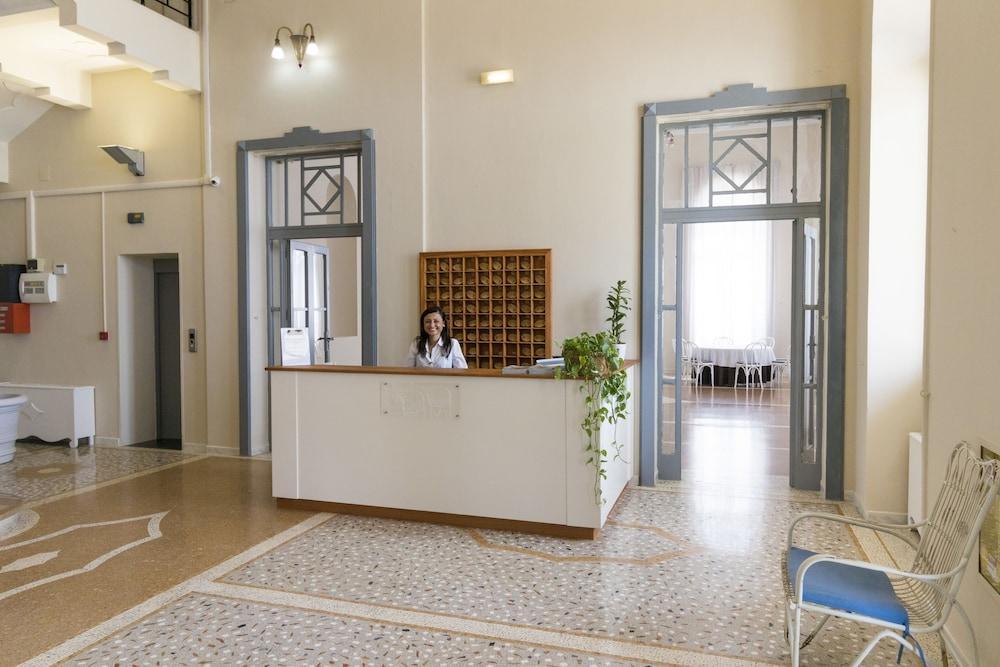 Albergo Palazzo Санта Чезареа Терме Екстериор снимка