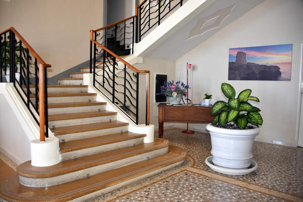 Albergo Palazzo Санта Чезареа Терме Екстериор снимка