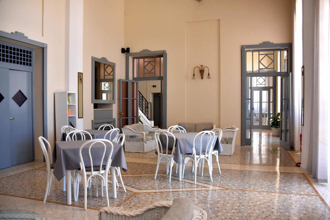 Albergo Palazzo Санта Чезареа Терме Екстериор снимка