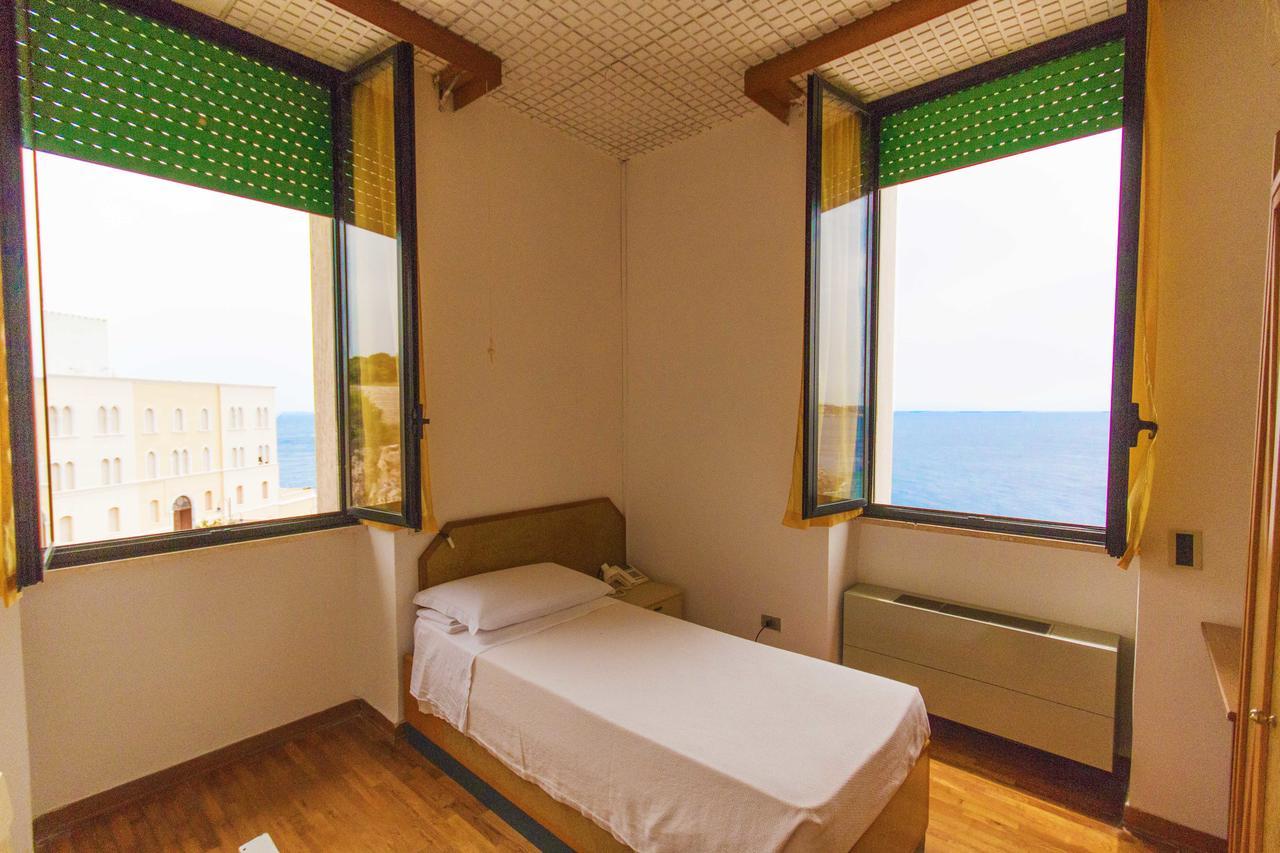 Albergo Palazzo Санта Чезареа Терме Екстериор снимка