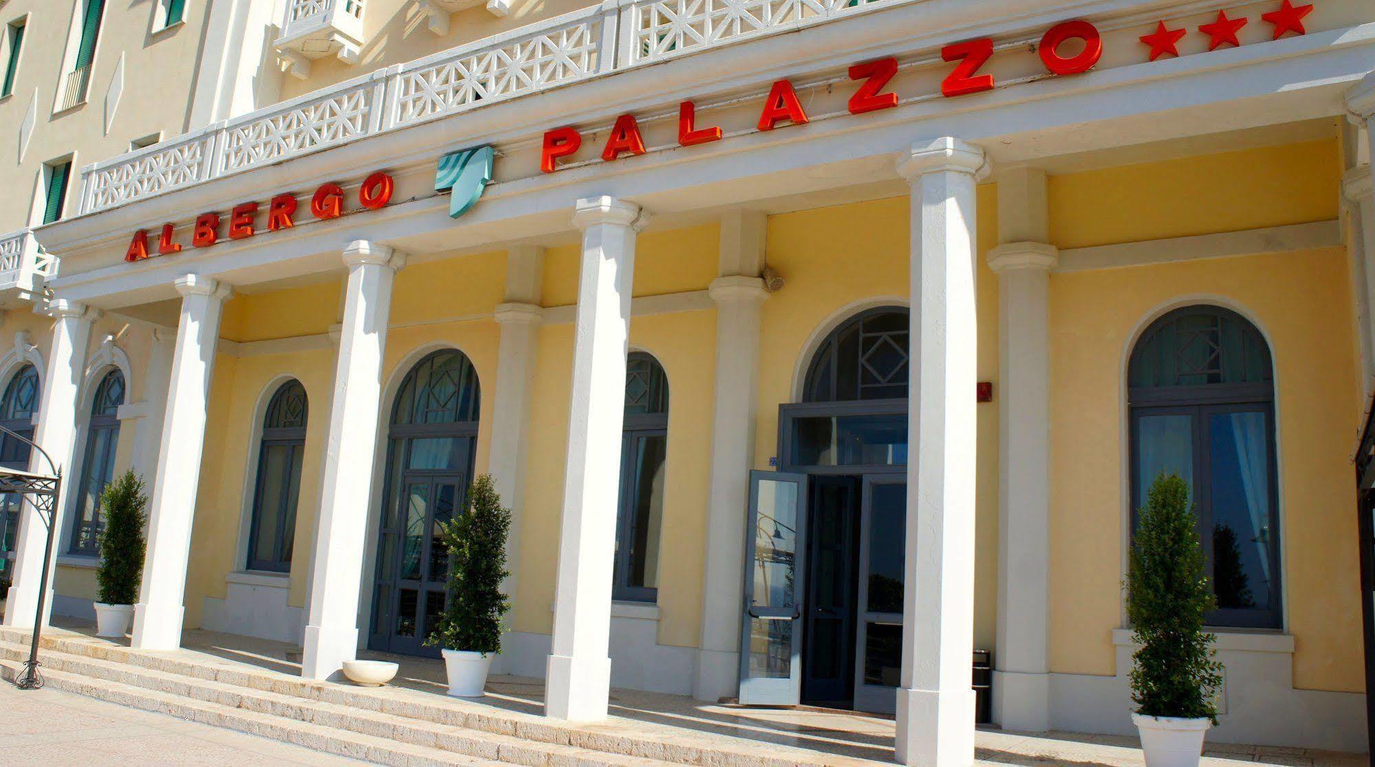 Albergo Palazzo Санта Чезареа Терме Екстериор снимка