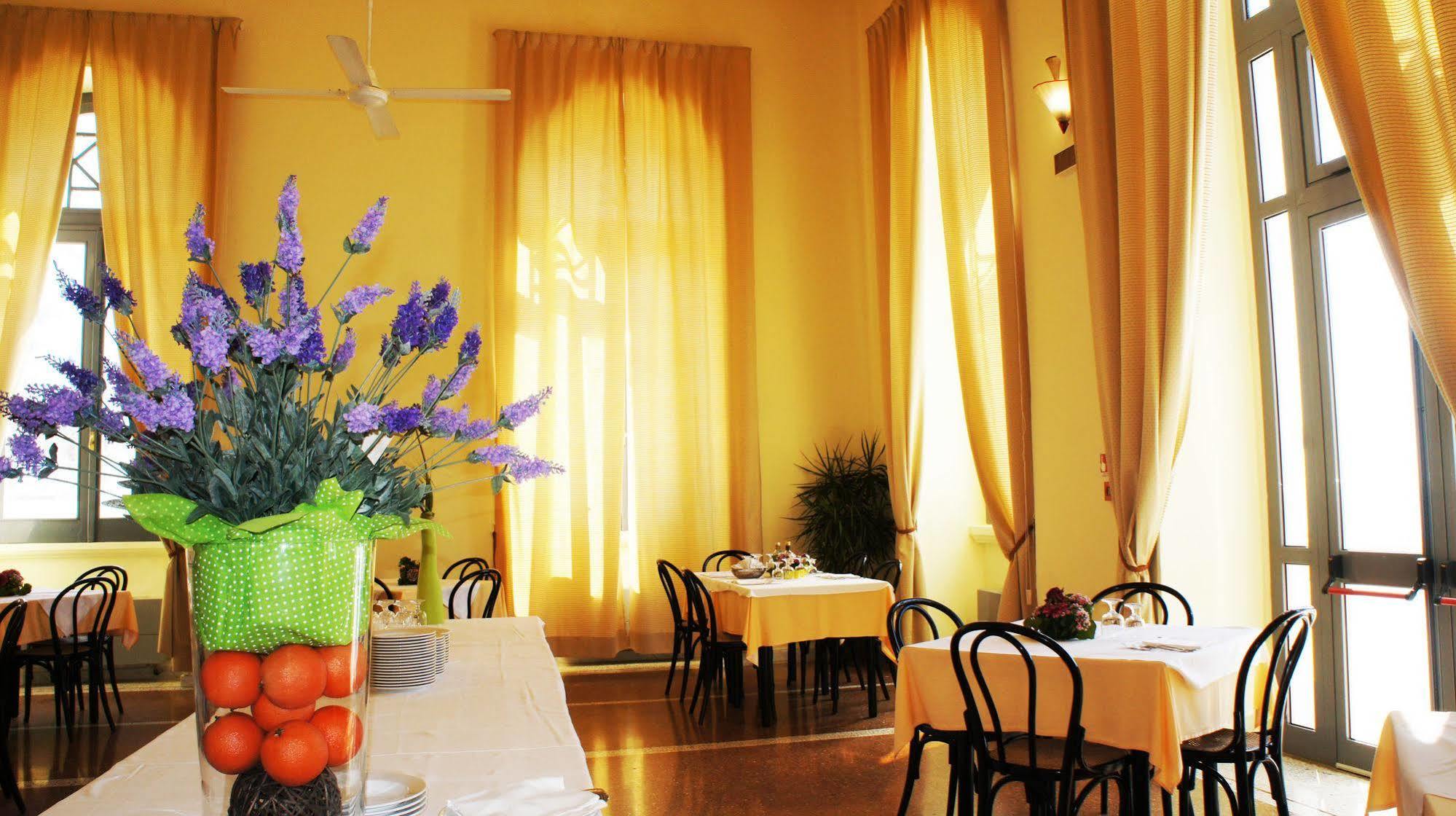 Albergo Palazzo Санта Чезареа Терме Екстериор снимка