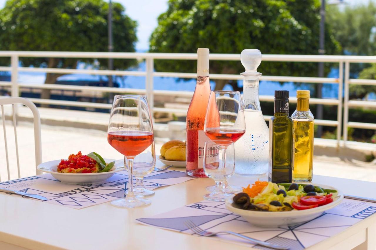 Albergo Palazzo Санта Чезареа Терме Екстериор снимка