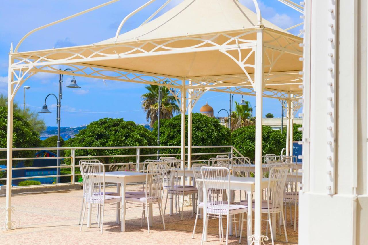 Albergo Palazzo Санта Чезареа Терме Екстериор снимка
