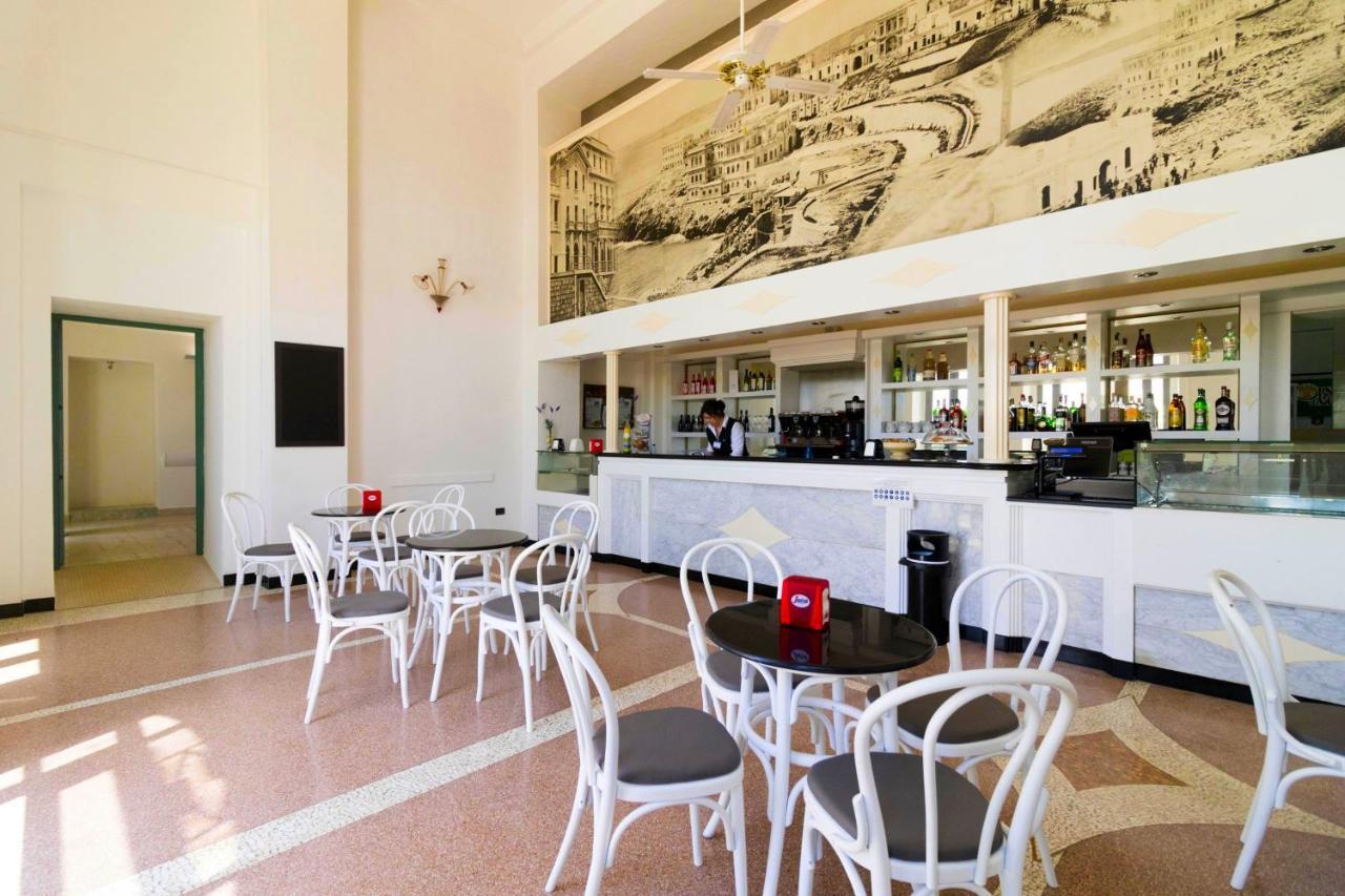 Albergo Palazzo Санта Чезареа Терме Екстериор снимка