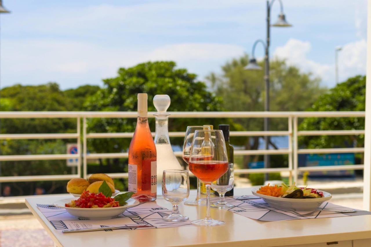 Albergo Palazzo Санта Чезареа Терме Екстериор снимка