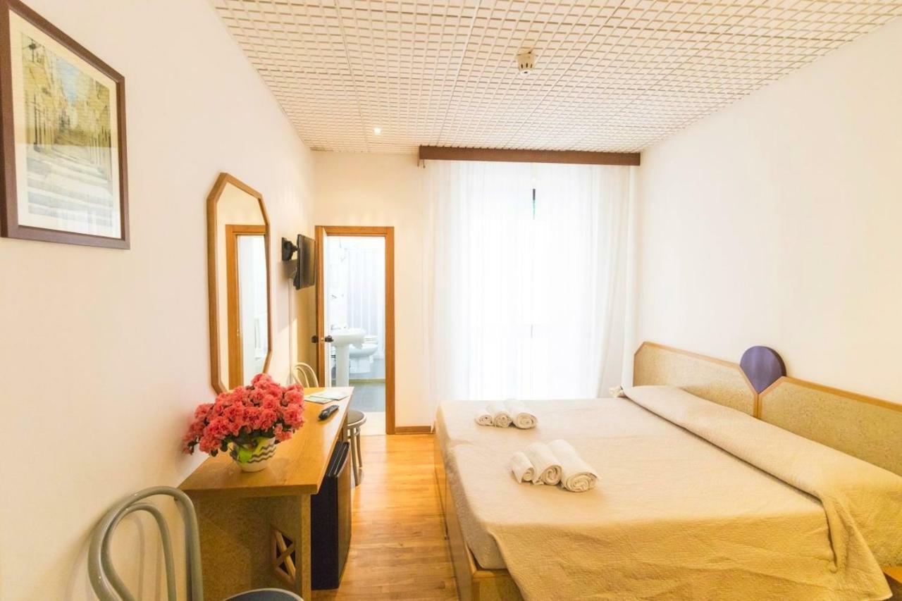 Albergo Palazzo Санта Чезареа Терме Екстериор снимка
