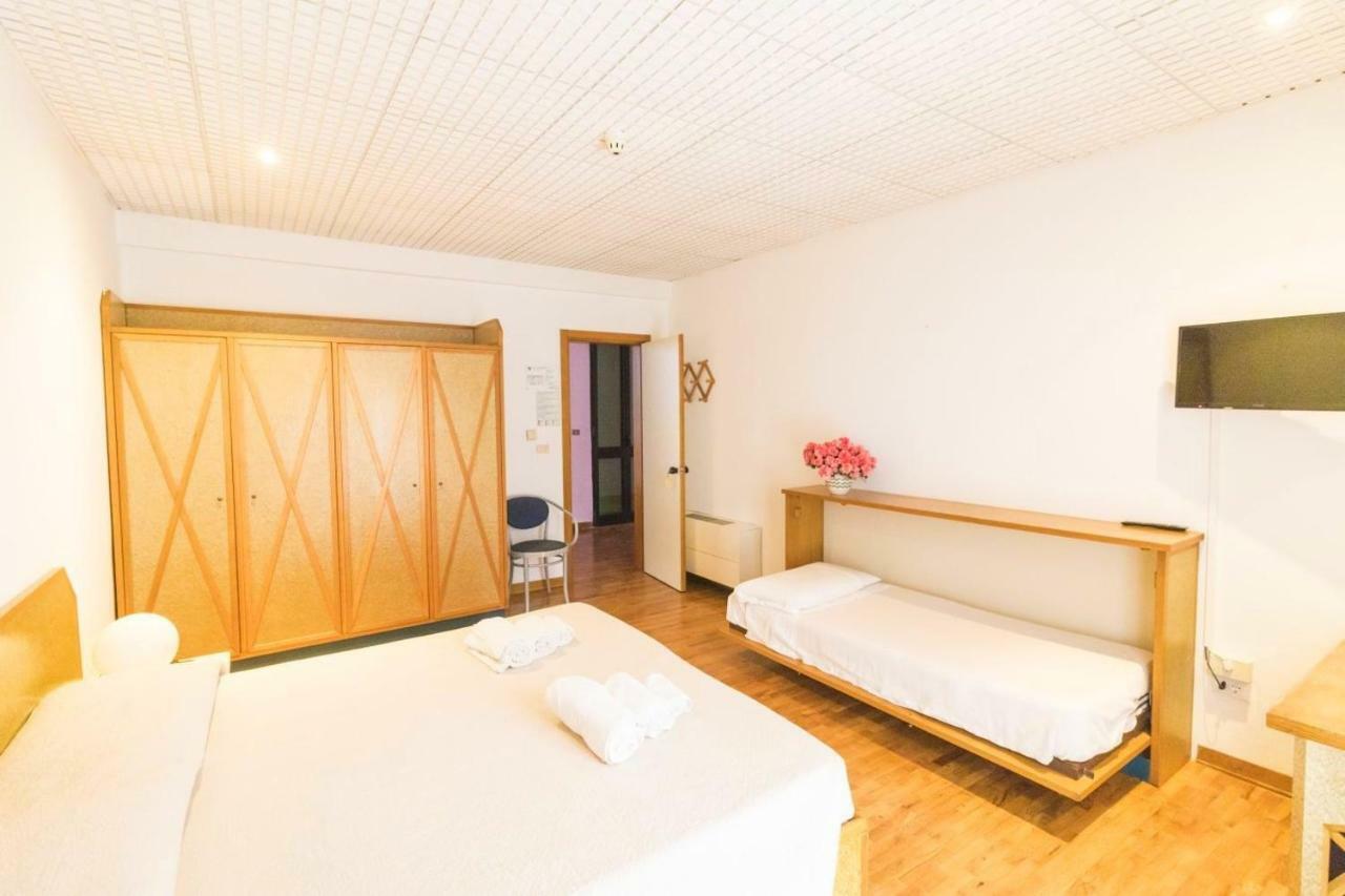 Albergo Palazzo Санта Чезареа Терме Екстериор снимка