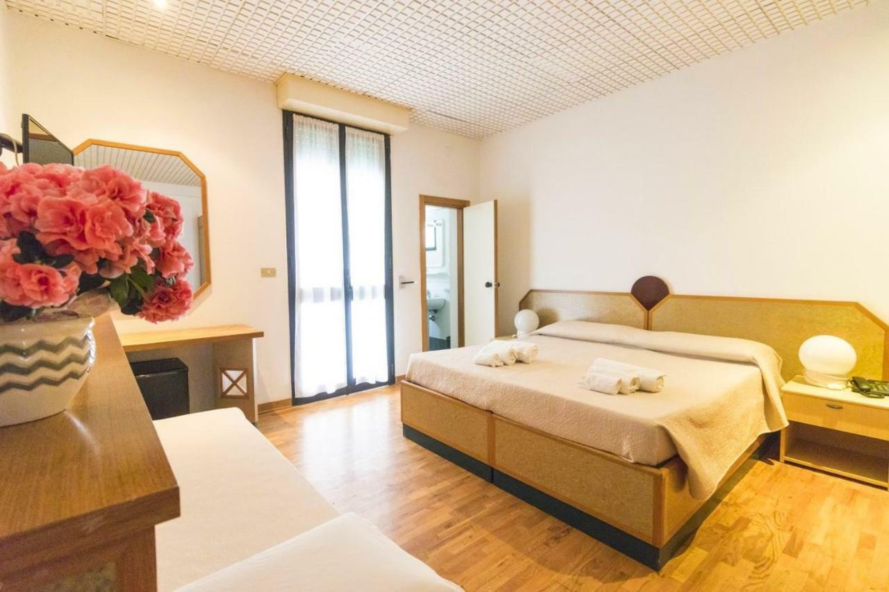 Albergo Palazzo Санта Чезареа Терме Екстериор снимка