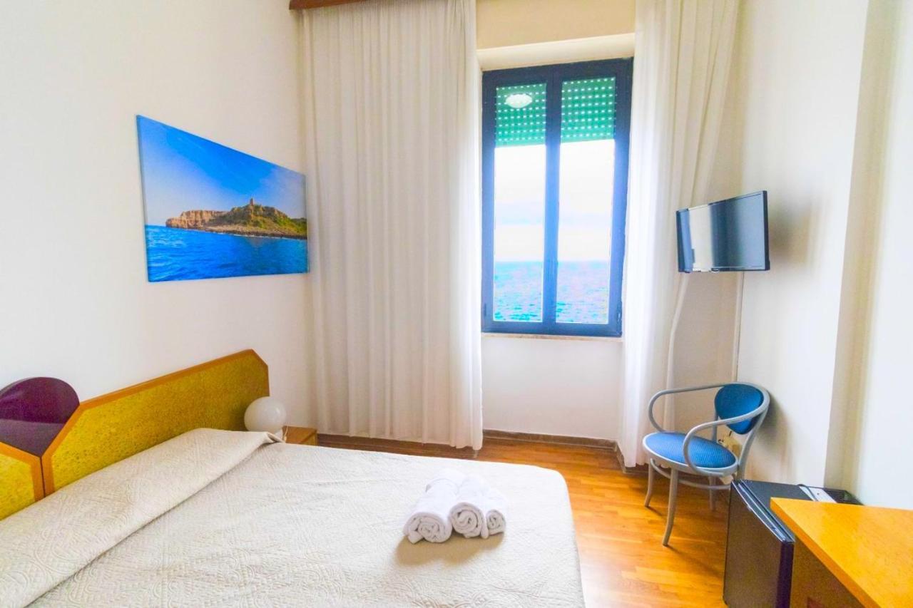 Albergo Palazzo Санта Чезареа Терме Екстериор снимка