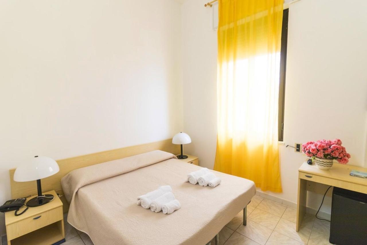 Albergo Palazzo Санта Чезареа Терме Екстериор снимка